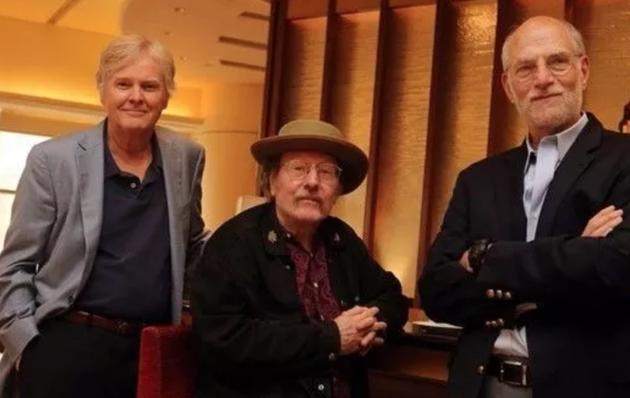 左起分别为,迈克尔·杨(Michael W Young)、杰弗理·霍尔(Jeffrey C Hall)、迈克尔·罗斯巴希(Michael Rosbash),三人曾获得2013年第十届邵逸夫奖生命科学与医学奖。