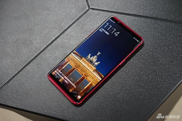 点击图片查看OPPO R11s详细资料