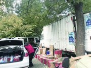 双11后高校快递堆积铺天盖地 流动车代替了收发室