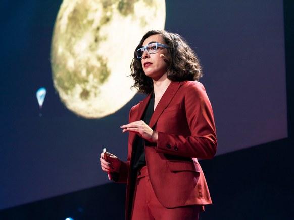 美国亚利桑那大学天体物理学家艾丽卡•哈姆登(Erika Hamden)在近期召开的2019年TED大会上分享自己工作如何经历一次又一次的挫折,事实上这是一次完美的励志演说。