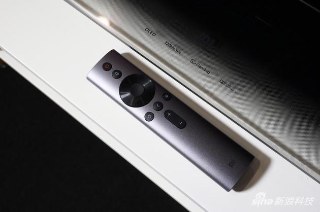 遥控器采用了金属材质