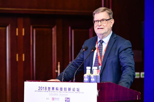 George Smoot,2006年诺贝尔物理学奖获得者、伯克利加州大学物理学教授
