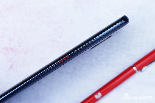 Mate 20 Pro的中框已经非常窄