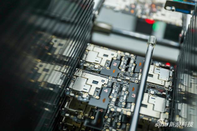 一次完成4块主板贴片封装