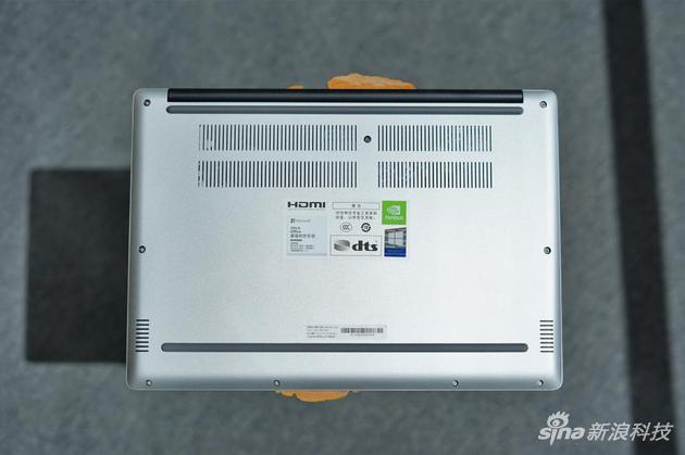 散热开孔多,但内部是单风扇