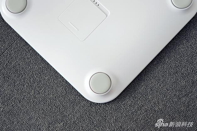 底部的硅胶胶垫