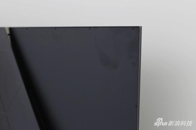 边框很窄