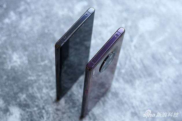 5G版和4G版厚度几乎一致