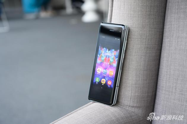 单屏Galaxy Fold