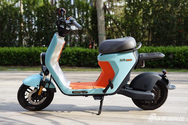 九号电动车C60造型很时尚