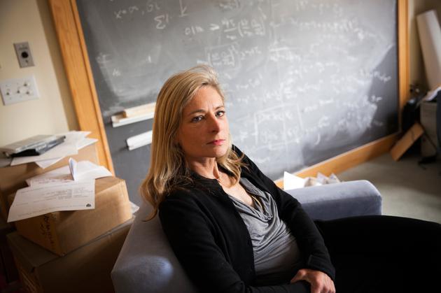 哈佛大学的粒子物理学家和宇宙学家丽莎·兰德尔(Lisa Randall)提出了解释加速宇宙膨胀的理论