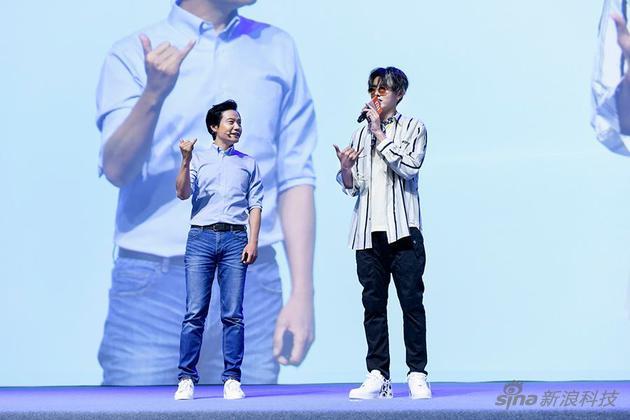 吴亦凡是2017年启用的明星,正赶上嘻哈热潮