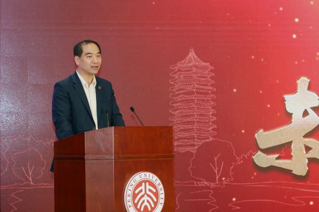 龚旗煌副校长发表讲话