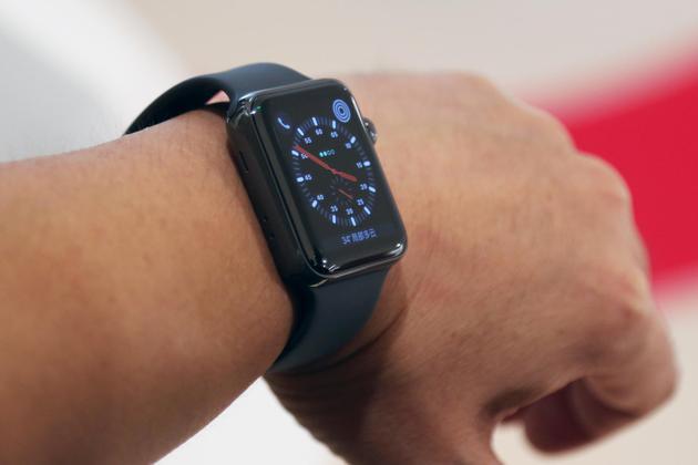带蜂窝数据功能的Apple Watch