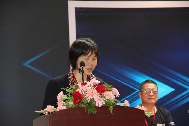中国人工智能学会副理事长、北京市海量语言信息处理与云计算应用工程技术研究中心主任、北京理工大学计算机学院院长、黄河燕
