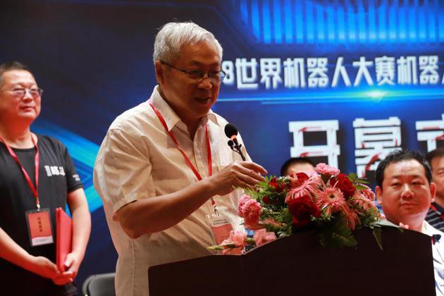 2018世界机器人大赛机器人格斗大赛名誉主席、中国自动化学会机器人竞赛工作委员会名誉主任、中国机器人大赛暨RoboCup公开赛发起人、清华大学孙增圻