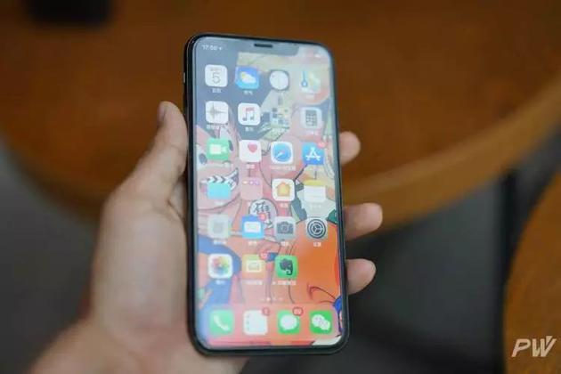iPhone X