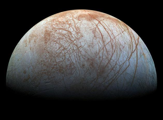 科学家好奇,木星的卫星之一“Europa”上是否有生命形式的存在