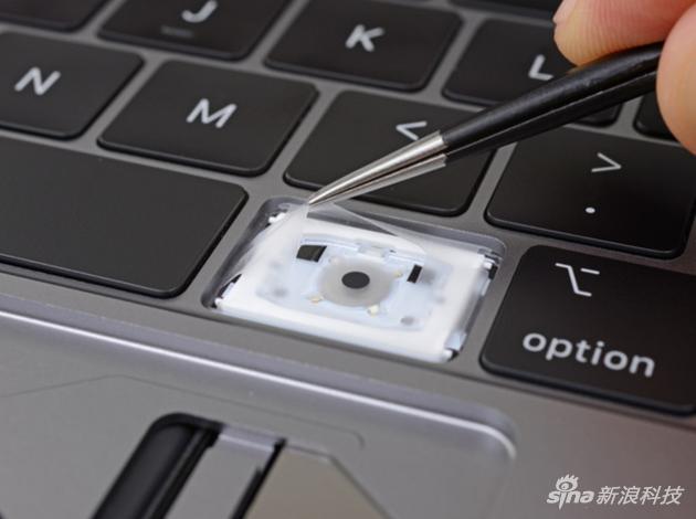 新MacBook Pro键盘按键下有一层薄膜