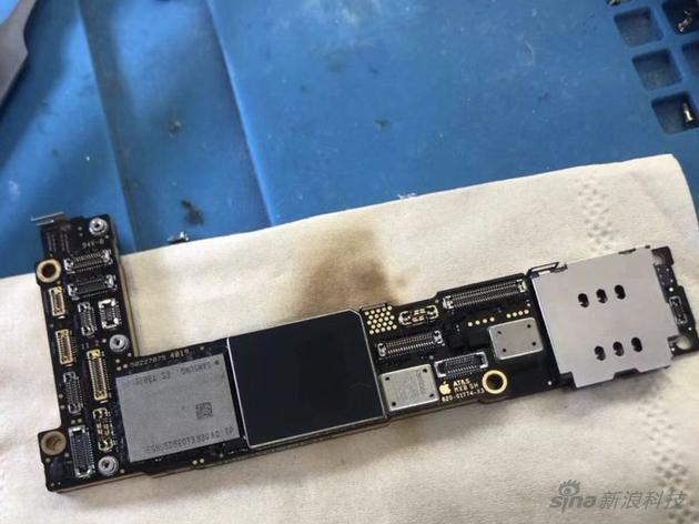 这就是iPhone 12的主板?