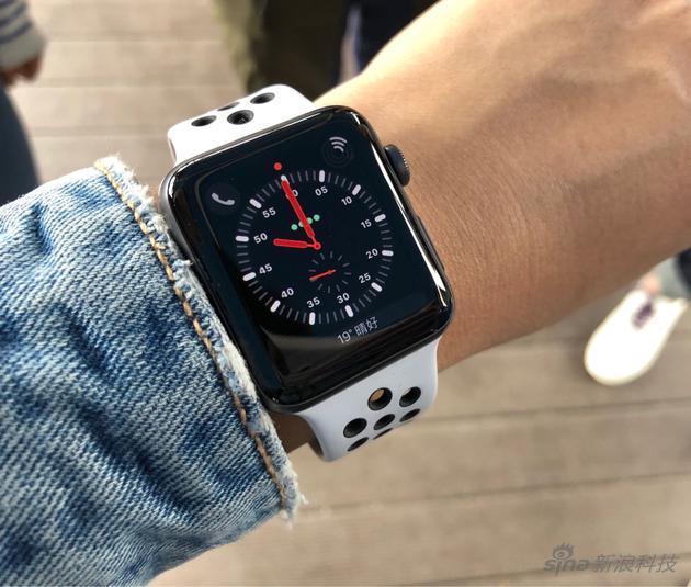 蜂窝数据版Apple Watch特有的“探索者”表盘