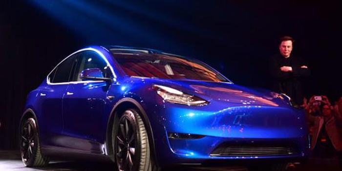 特斯拉正式开始交付Model Y电动汽车 符合分析师预期