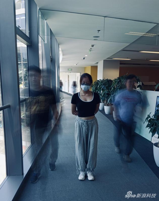 穿梭人群效果示意。这六种模式都是不同程度的长曝光。