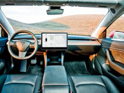 Model 3返工率近九成后续订单锐减 特斯拉放弃私有化