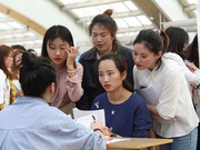 无须过度解读大企业“缩招”