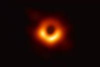 人类首张黑洞照片为啥高糊？一文权威解答给你答案