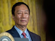 退休说了快二十年还不退，郭台铭在打什么主意？