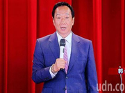 郭台铭卸任鸿海董事长 并提前离开股东大会