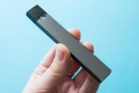 电子烟巨头Juul冻结招聘、计划裁员 监管压力倍增
