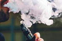 悦刻回应电子烟新规：将终止一切线上销售和广告