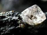 地幔钻石中含有前所未见的神秘矿物质