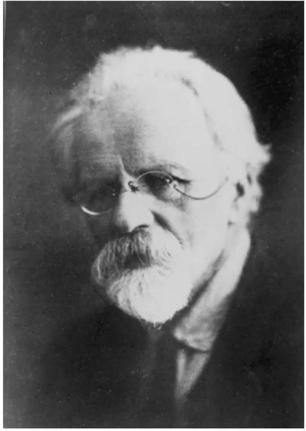 · 伊万诺夫(Ilya Ivanovich Ivanov)