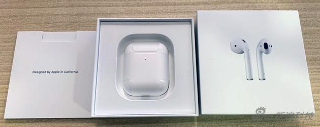 第二代AirPods的包装跟一代也一样