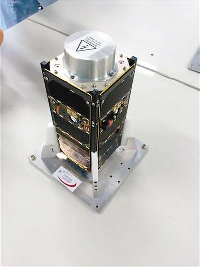 西北工业大学的翱翔-1立方体卫星实物图