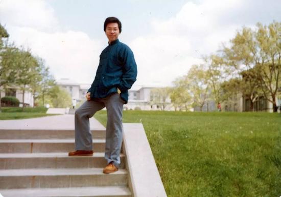 图为李开复博士读书时的照片