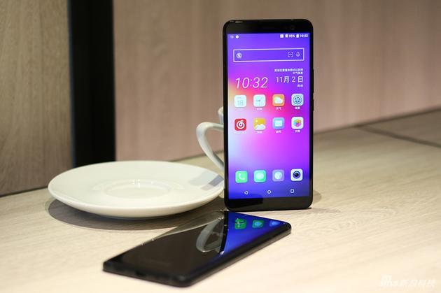 点击图片查看HTC U11+详细资料