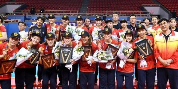 冠军之师!天津女排联赛11个冠军全纪录!