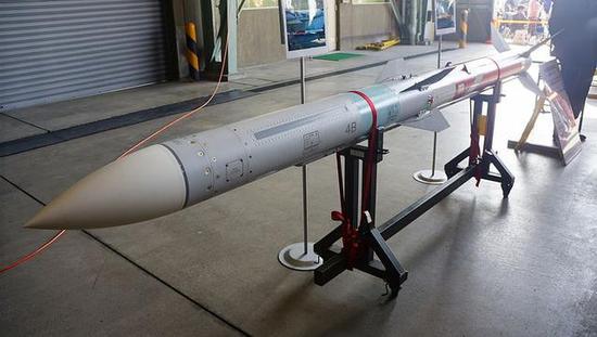 ■AAM-4B中程空空导弹,最大射程120公里