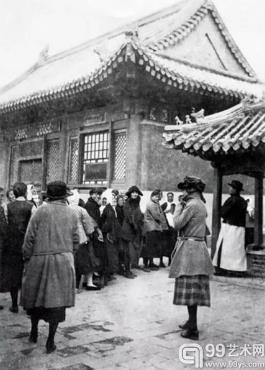 1920年代,燕京大学组织参观故宫(古物陈列所)