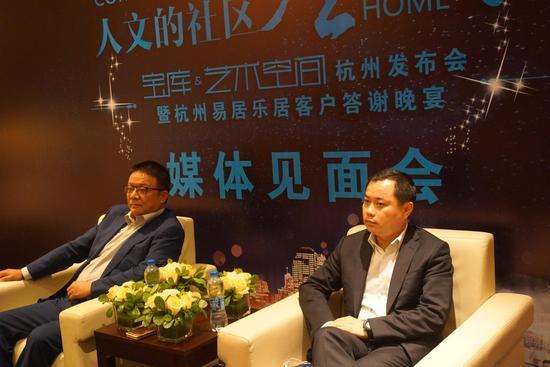 易居中国董事局主席兼宝库中国董事长 周忻(左) 宝库中国董事长助理 黄晓云(右)