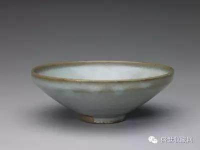 钧窑月白釉紫红斑碗 北宋