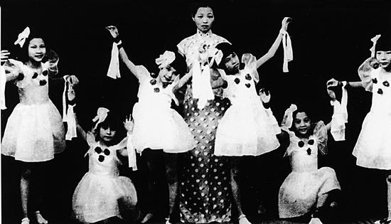任教南洋期间李青萍在吉隆坡举办抗日义演
