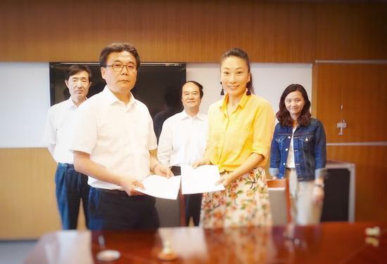 《收藏》与陕西历博签约现场