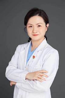 金蕾,主治医师,上海交通大学医学院博士毕业,擅长小儿耳鼻咽喉头颈外科常见疾病的诊治及颌面部畸形的整复。