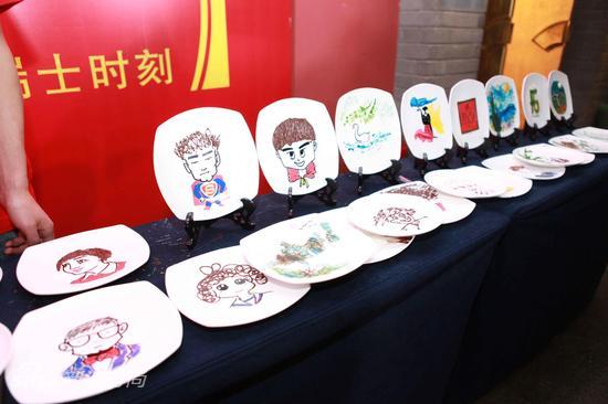 现场嘉宾巧克力作画