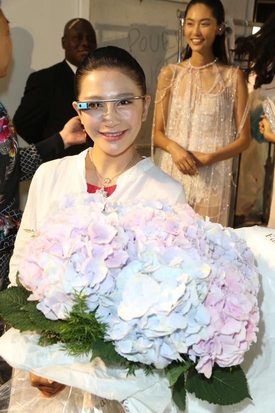 设计师兰玉“LAN YU水魅”高定婚纱秀绽放巴黎大皇宫
